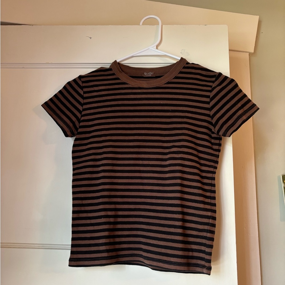 Brandy Melville Baby Tee